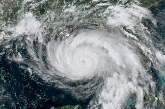 Un'immagine satellitare dell'uragano Ida