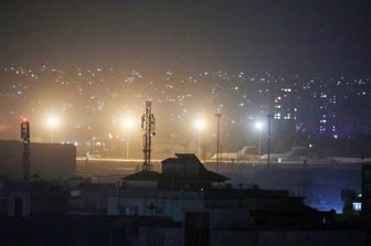 Gli aerei sulla pista dello scalo di Kabul in procinto del volo d'addio