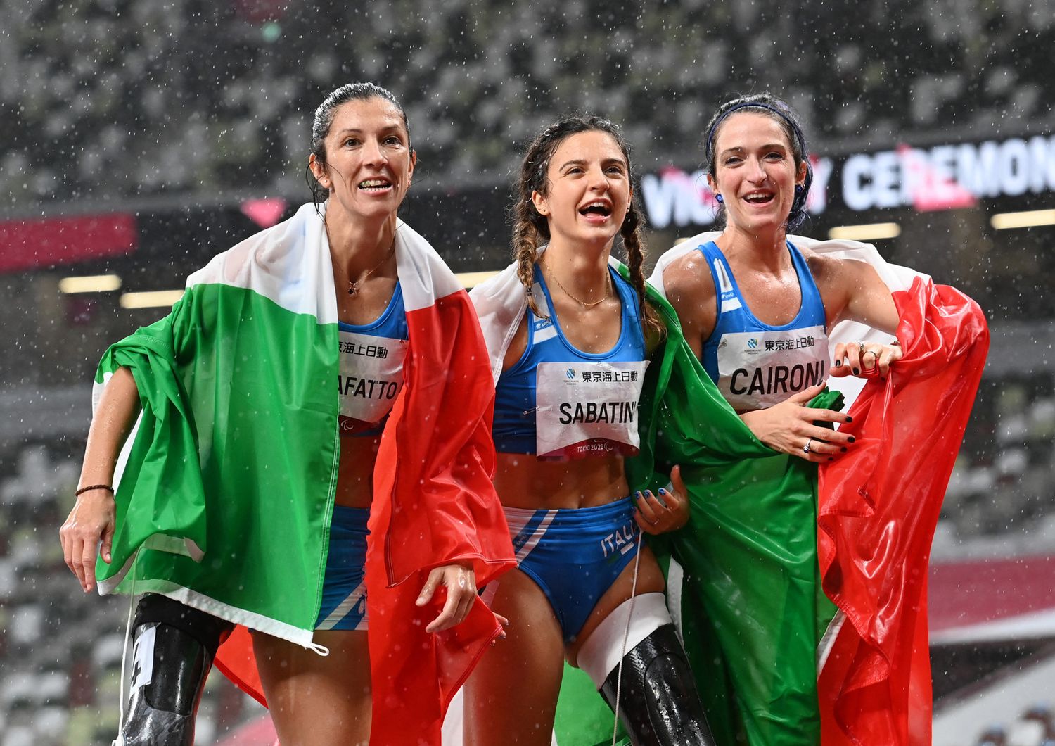 Le tre atlete azzurre vincitrici dei 100 metri di atletica leggera alle Paralimpiadi di Tokyo:&nbsp;Ambra Sabatini, Martina Caironi e Monica Contrafatto