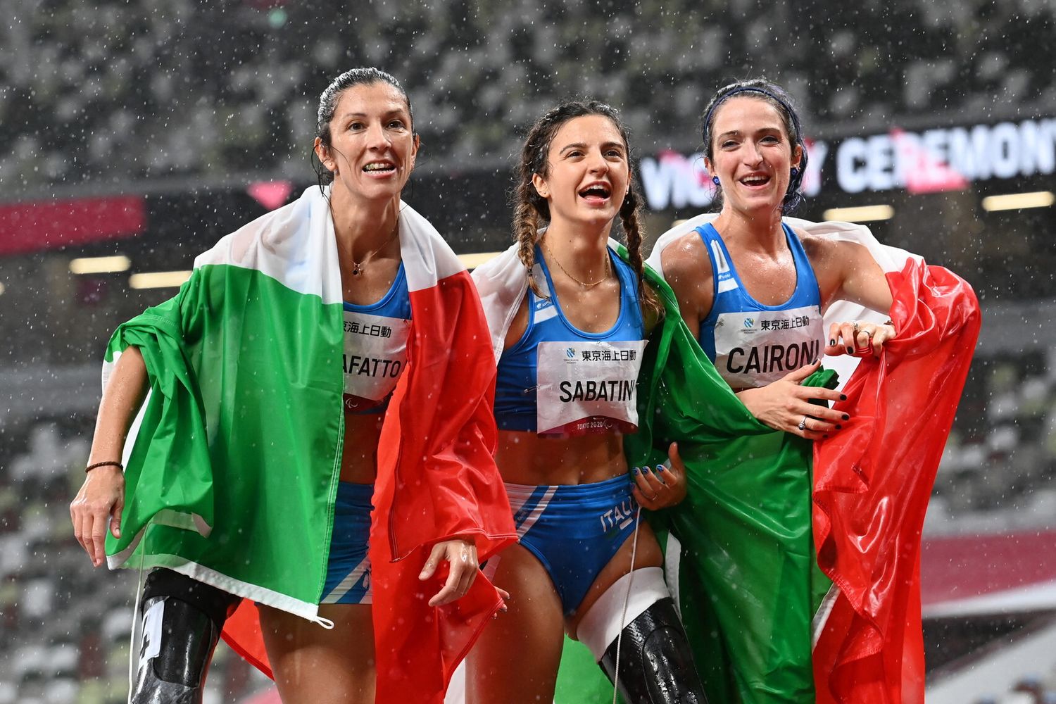 Le tre atlete azzurre vincitrici dei 100 metri di atletica leggera alle Paralimpiadi di Tokyo:&nbsp;Ambra Sabatini, Martina Caironi e Monica Contrafatto