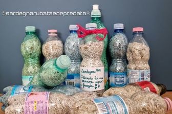 Le bottiglie con la sabbia di Is Arutas sequestrate
