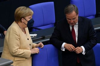 Angela Merkel e Armin Laschet