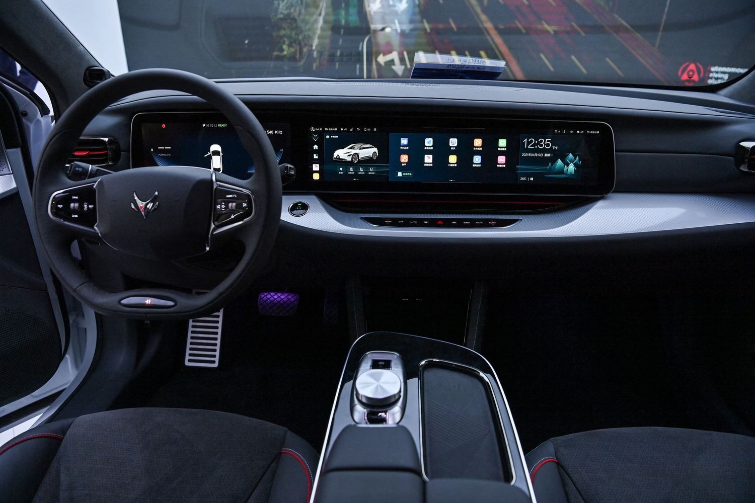 Il cruscotto per l'auto intelligente sviluppato da Huawei