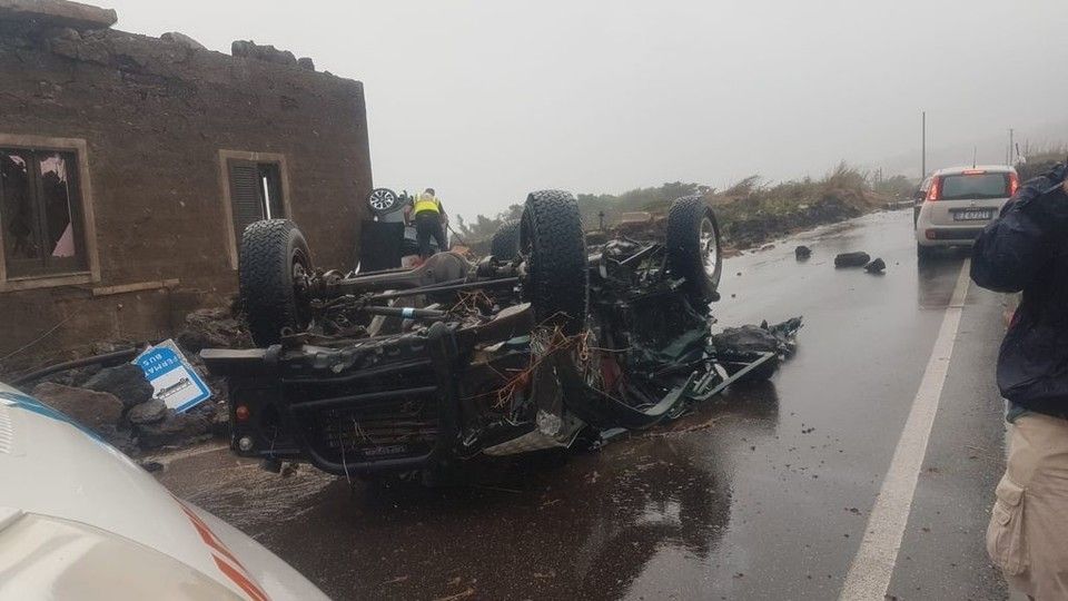 I danni fatti dalla tromba d'aria che ha colpito Pantelleria