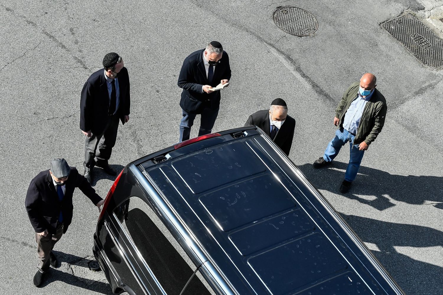 I rabbini di Milano e Torino salutano le salme delle vittime israeliane delle tragedia della funivia del Mottarone&nbsp;