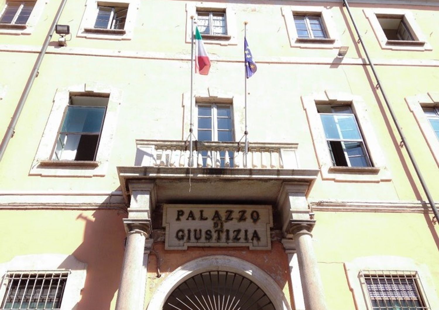Il Tribunale di Pavia