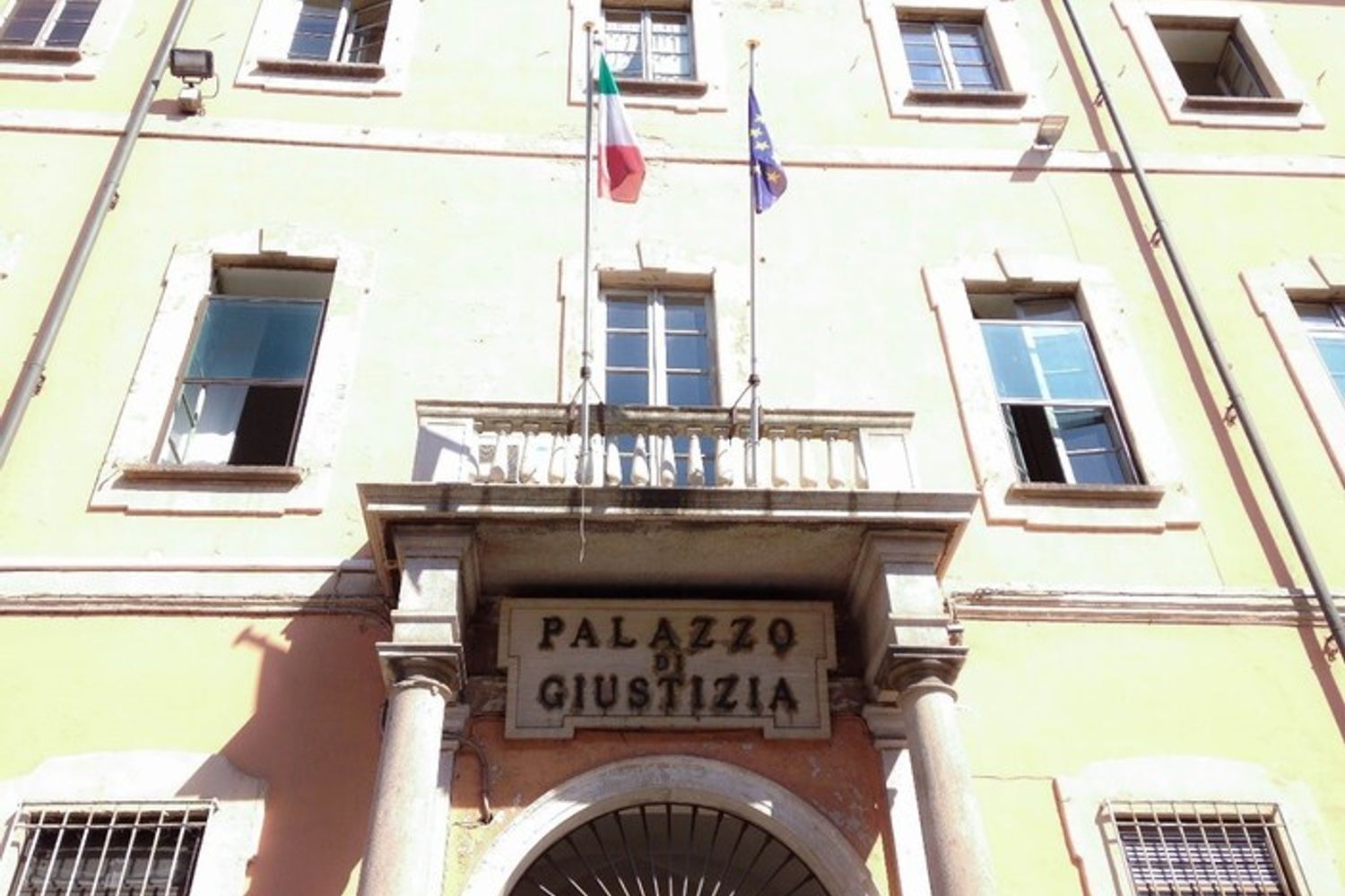 Il Tribunale di Pavia
