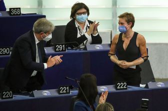 Bebe Vio e Paolo Gentiloni al Parlamento europeo