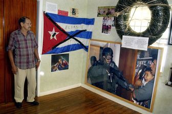 La casa in cui Elian visse con i familiari a Miami &egrave; diventata un museo in cui &egrave; esposta la foto diventata simbolo della vicenda