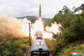 Il lancio del missile da un treno nordcoreano