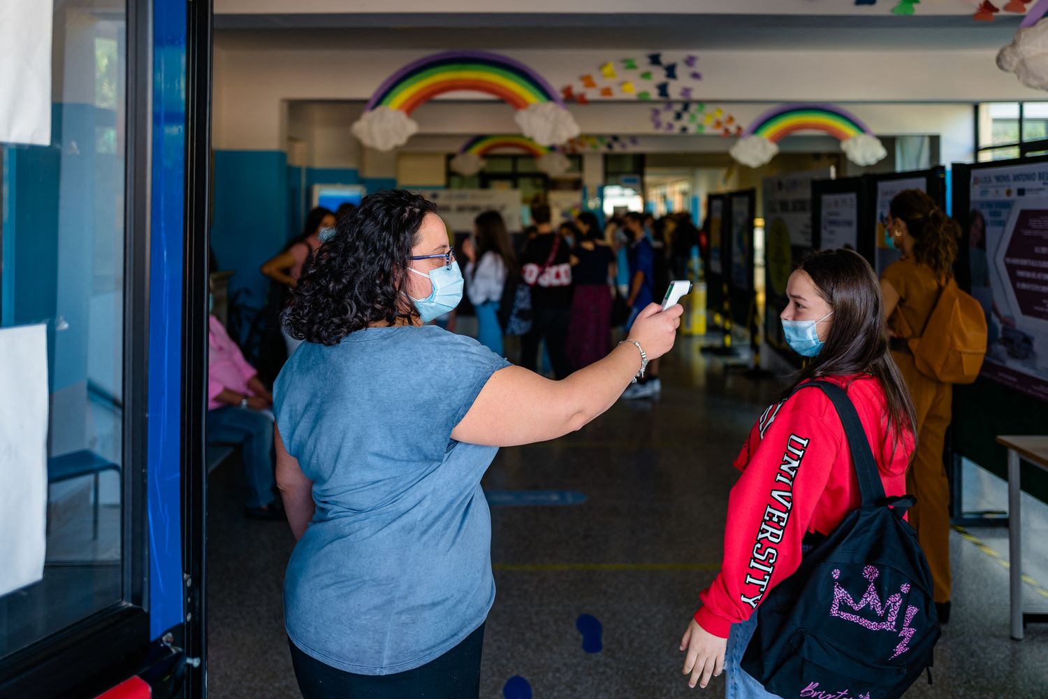 Controllo della temperatura all'ingresso di un istituto scolastico di Molfetta&nbsp;