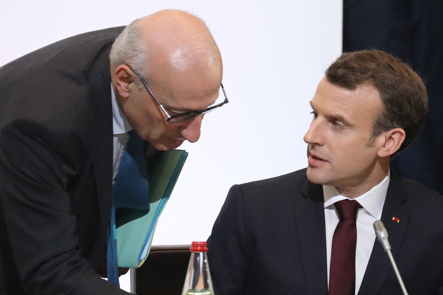 Il ministro degli Esteri francese, Jean-Yves Le Drian, e il presidente Emmanuel Macron