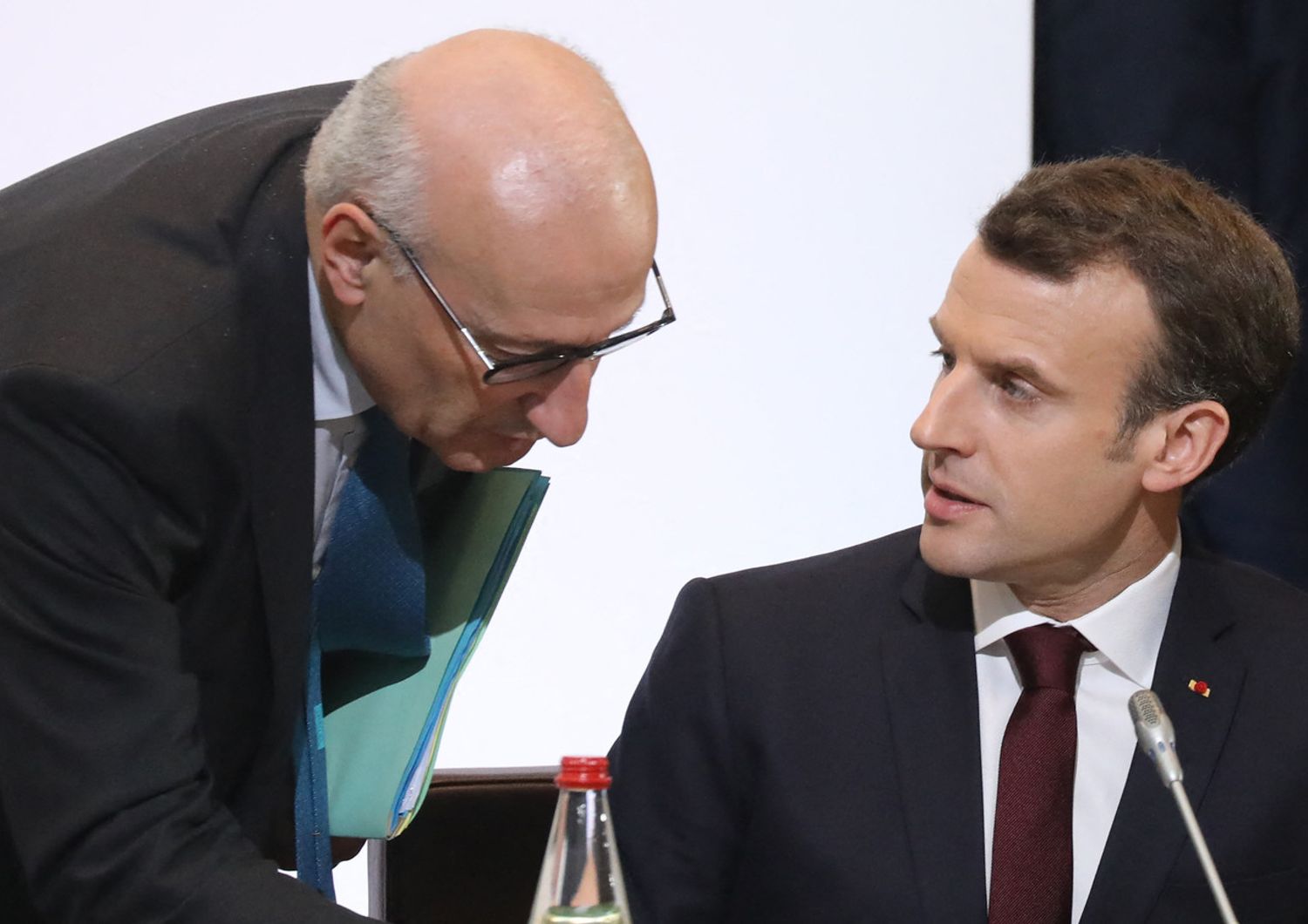 Il ministro degli Esteri francese, Jean-Yves Le Drian, e il presidente Emmanuel Macron