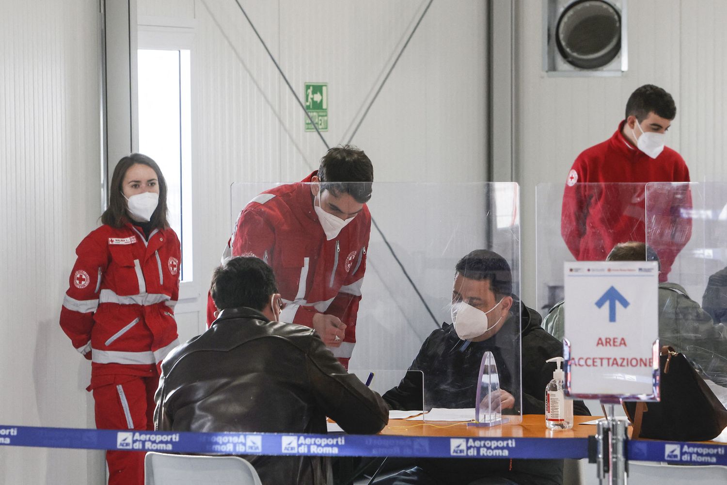 Centro vaccini nel parcheggio lunga sosta di Fiumicino&nbsp;