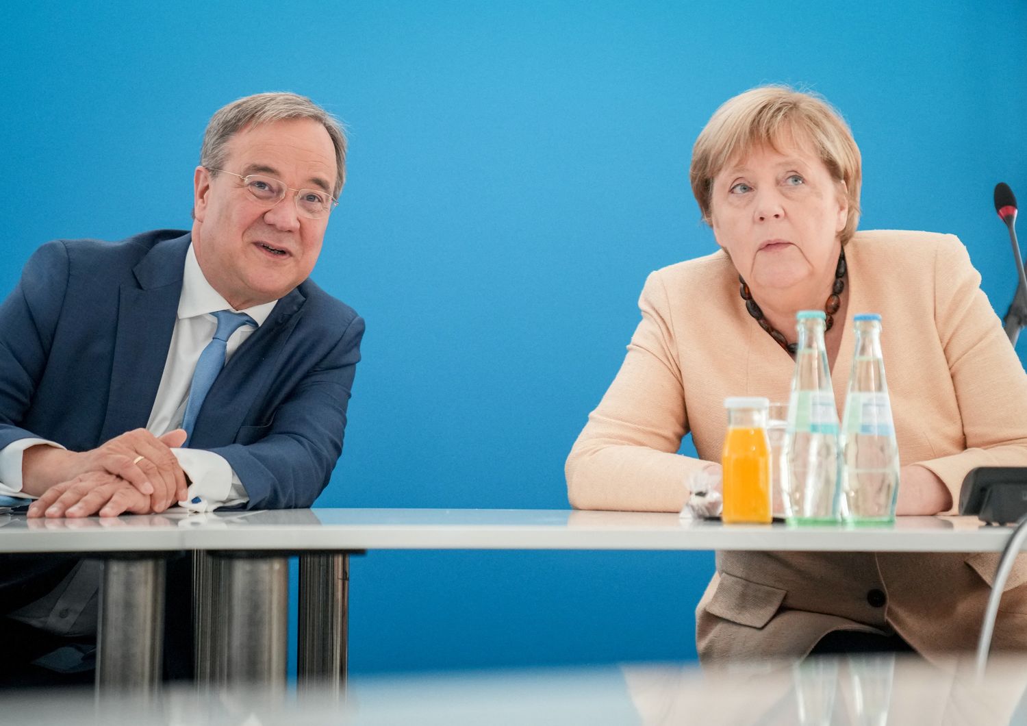 Armin Laschet e Angela Merkel