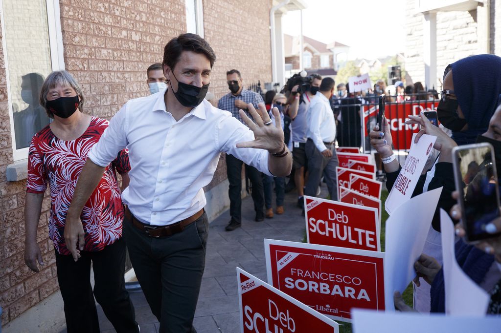 Trudeau incontra i simpatizzanti durante un evento elettorale