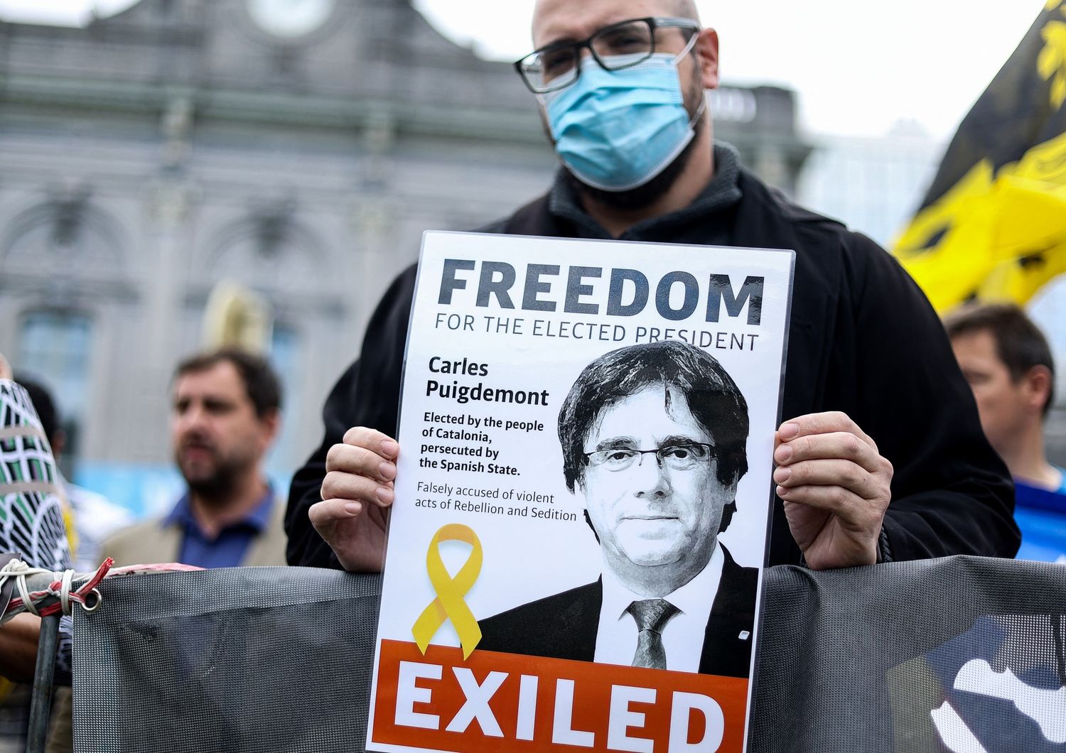 Una manifestazione per la liberazione di Carles Puigdemont