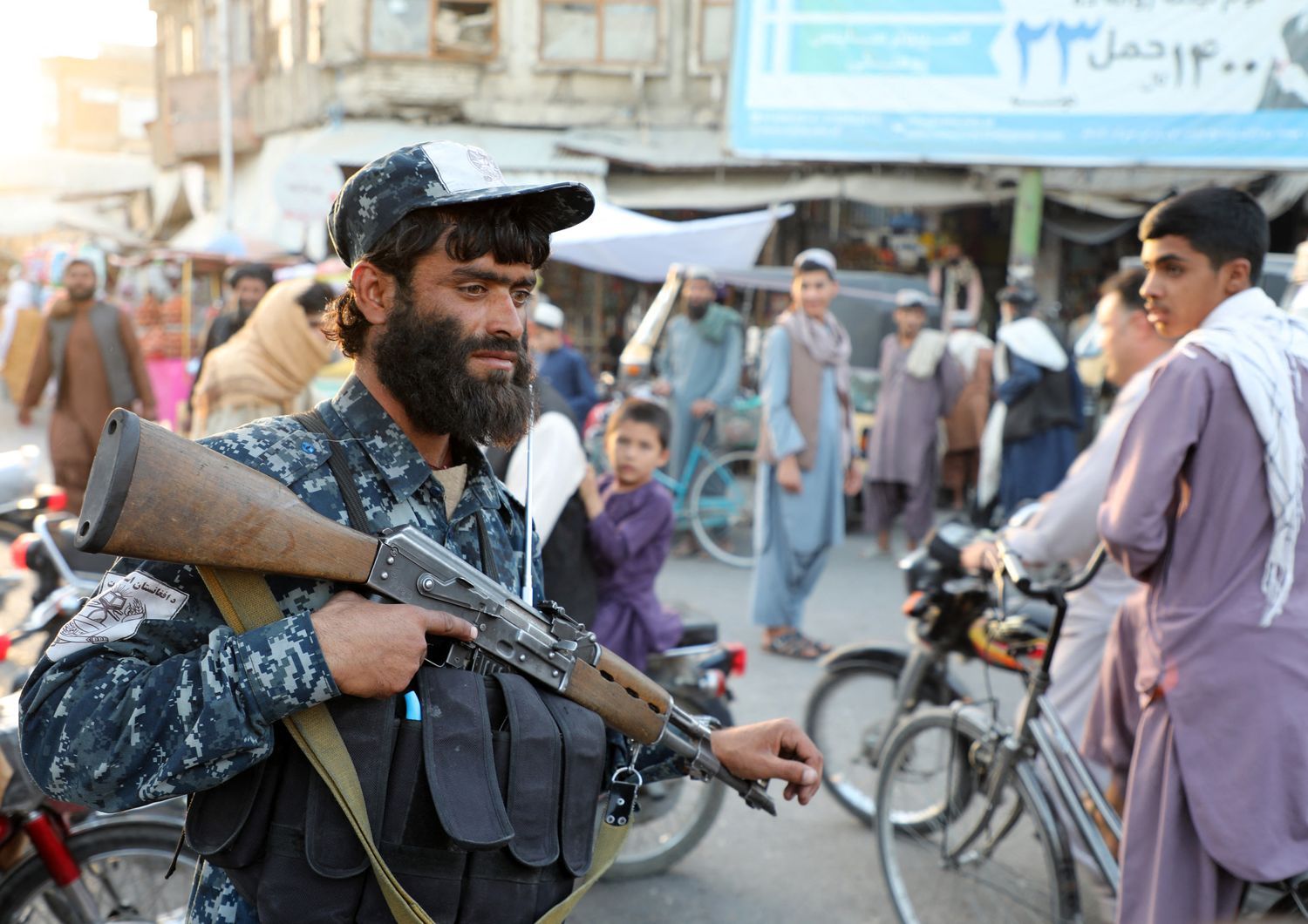 Soldati talebani a Herat