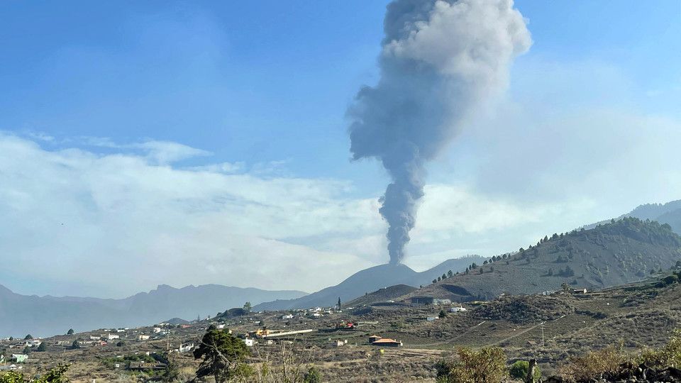 L'eruzione del Cumbre Veja, alle Canarie