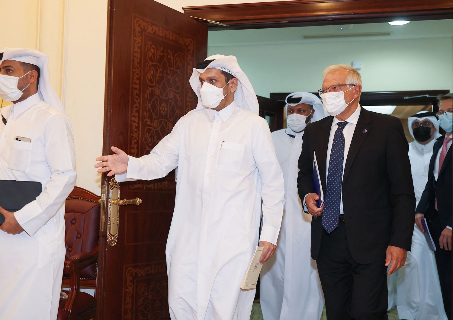 &nbsp;Il ministro degli Esteri del Qatar al-Thani e l'alto rappresentaante Ue Borrell