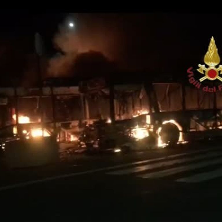 &nbsp;Bus Atac bruciati a Roma