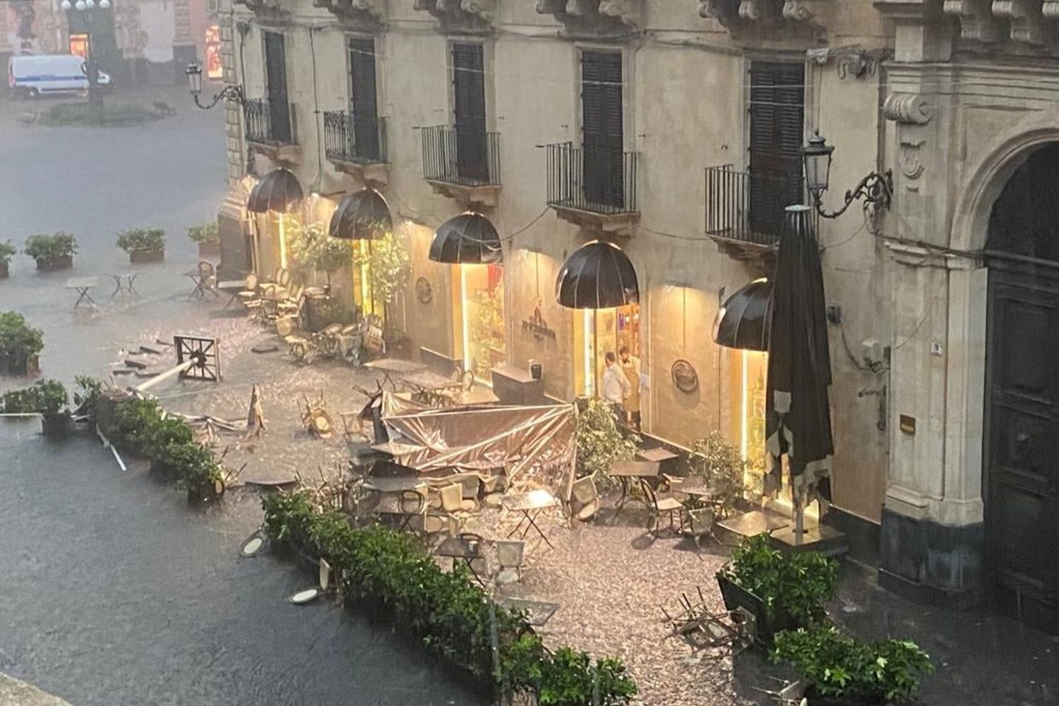 Passaggio tornado centro storico di Catania