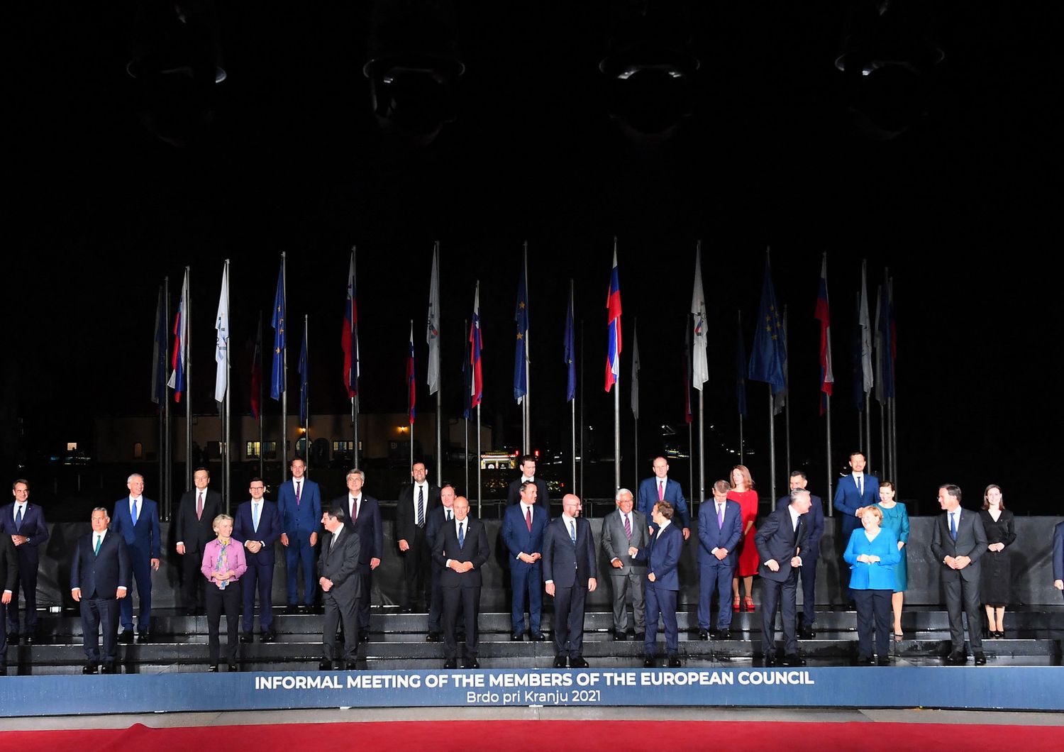 La 'foto di famiglia' dei leader Ue a Brdo (Slovenia)