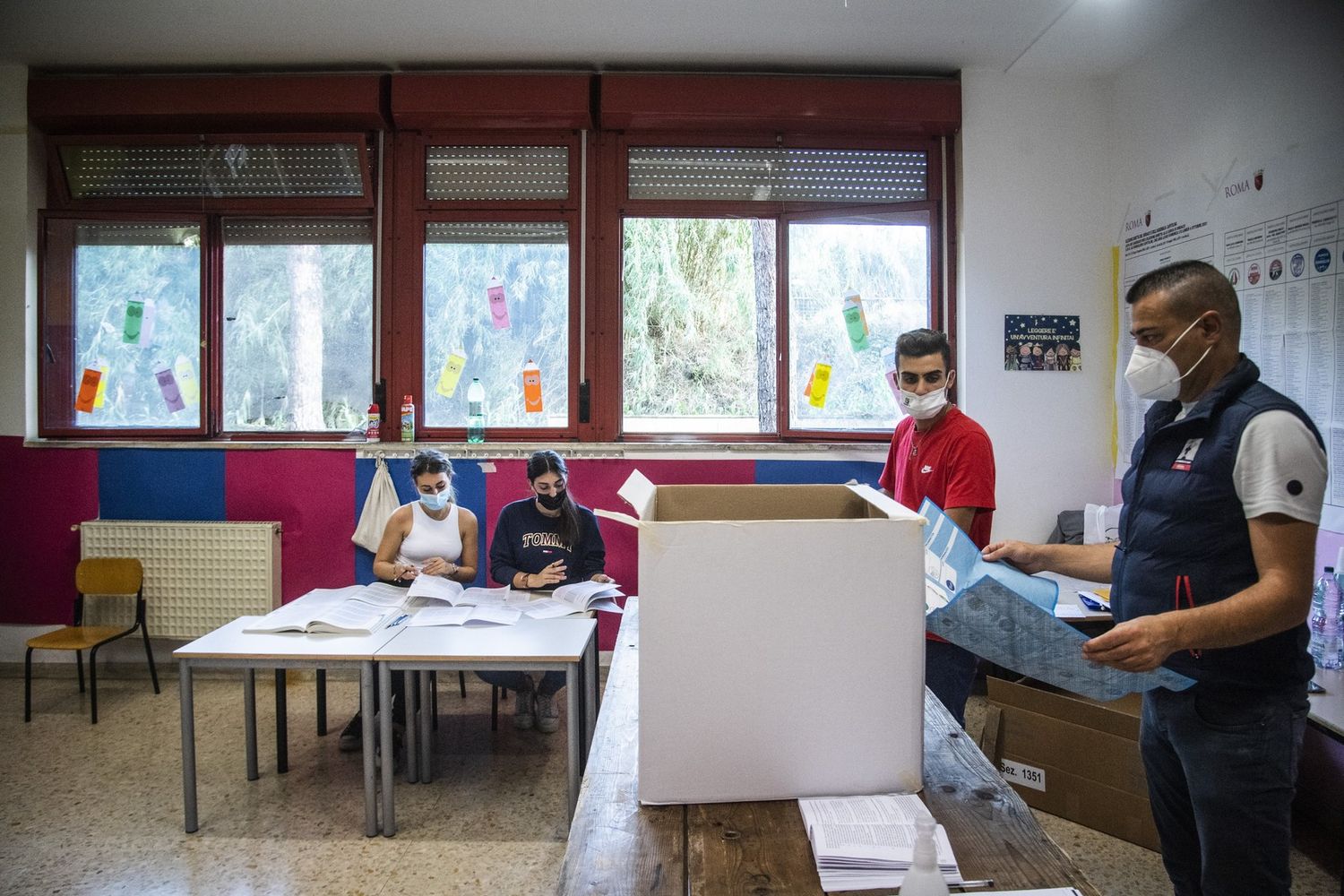 Seggio elettorale per le Comunali a Roma&nbsp;