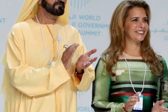 Sheikh Mohammed bin Rashid al-Maktoum e la moglie Haya in una immagine del 2018