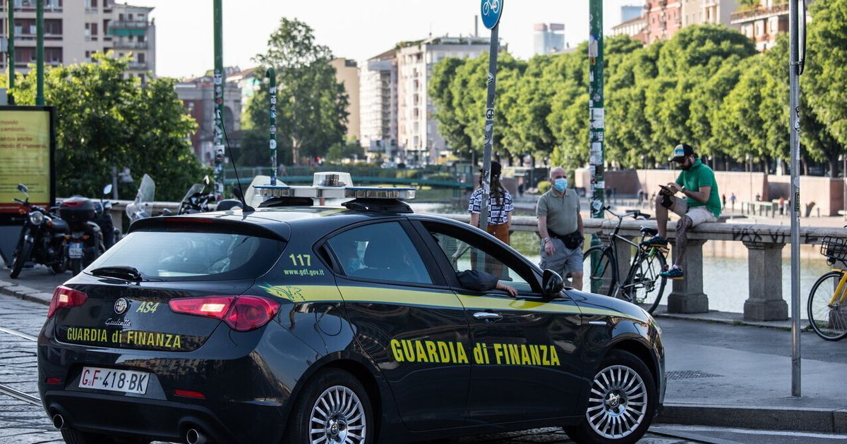 diamanti e rolex sequestrato il tesoro del broker abusivo