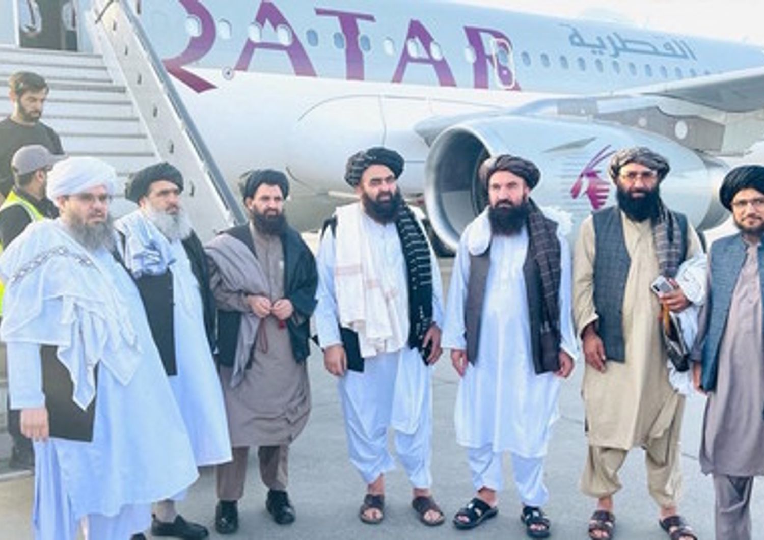 La delegazione di alto livello dei talebani all'arrivo a Doha