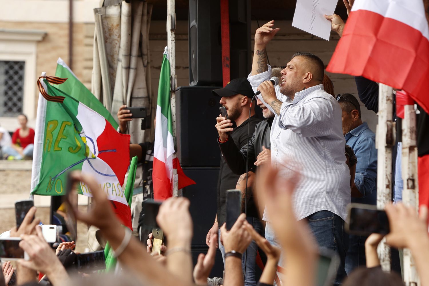 Giuliano Castellino poco prima degli scontri con le forze dell'ordine contro il Green pass&nbsp;