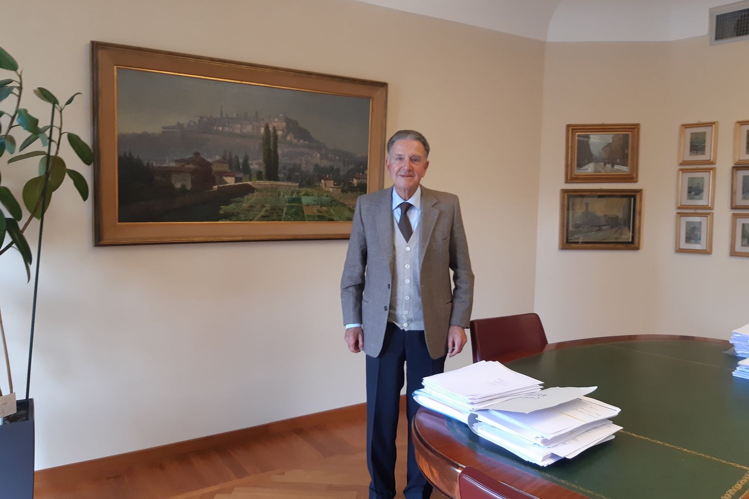 &nbsp;Emilio Zanetti nello studio dei suoi legali