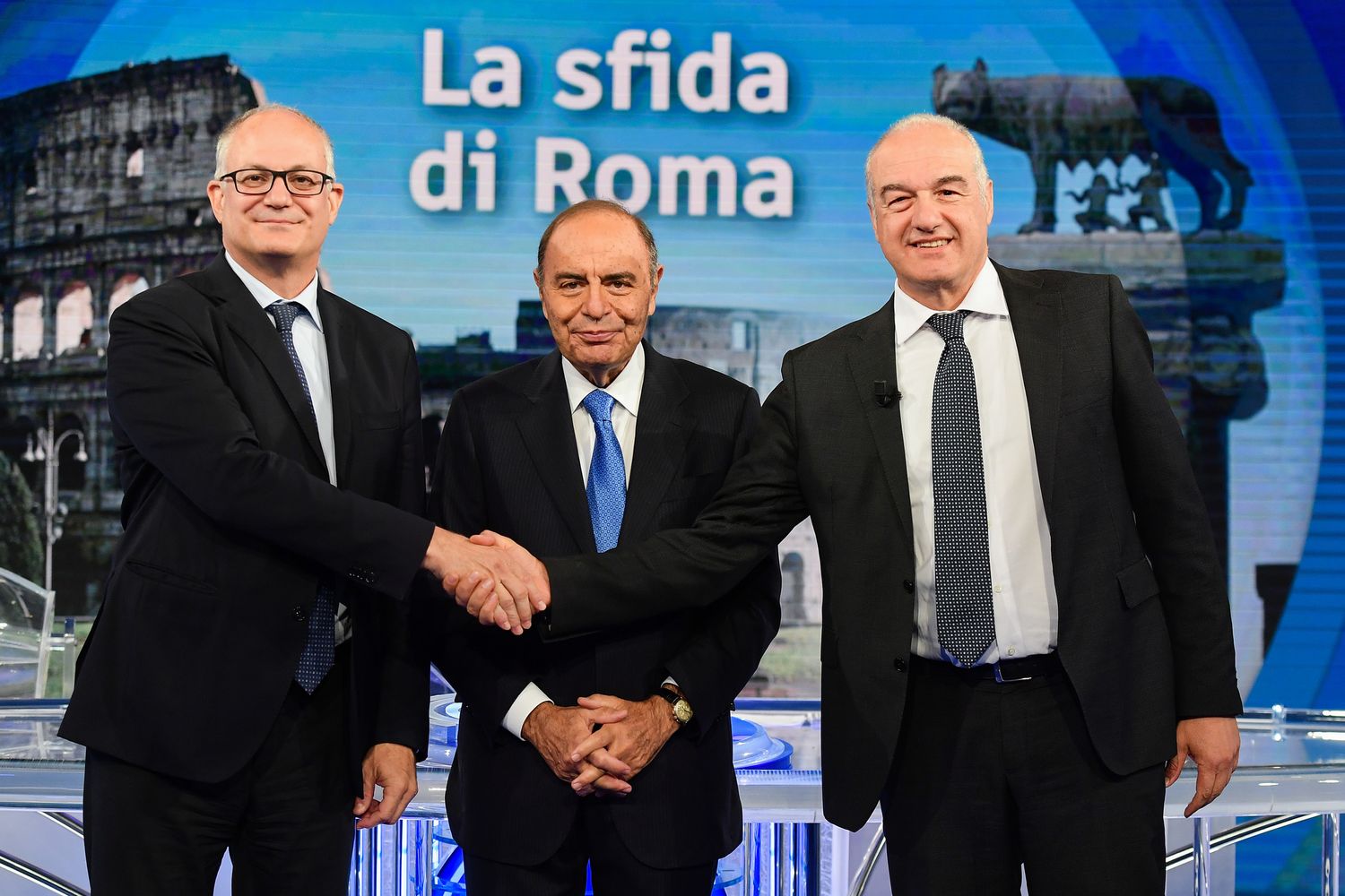 Roberto Gualtieri e Enrico Michetti con Bruno Vespa a Porta a Porta&nbsp;