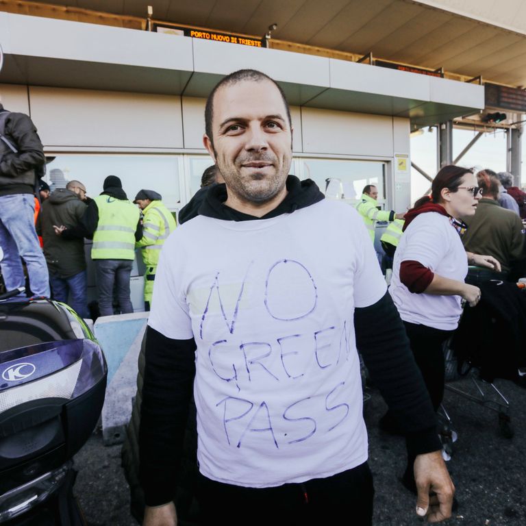 Le proteste dei portuali contro il Green pass a Trieste&nbsp;