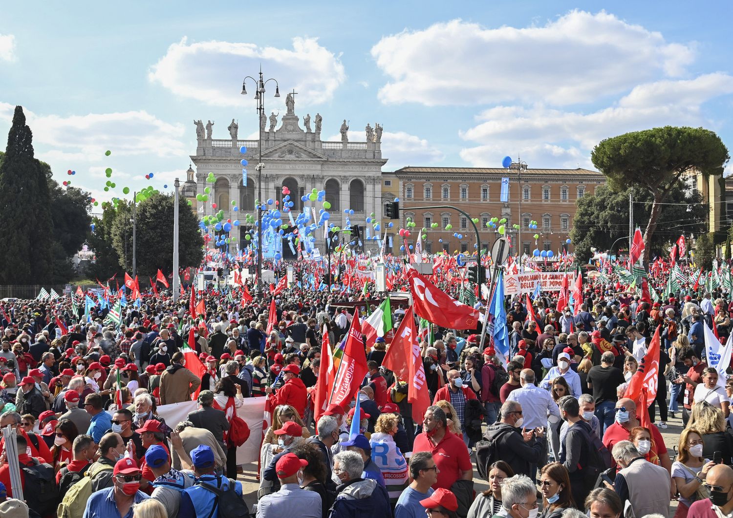 Manifestazione dei sindacati in piazza San Giovanni&nbsp;