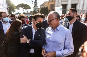 Giuseppe Conte e Roberto Gualtieri alla manifestazione a San Giovanni