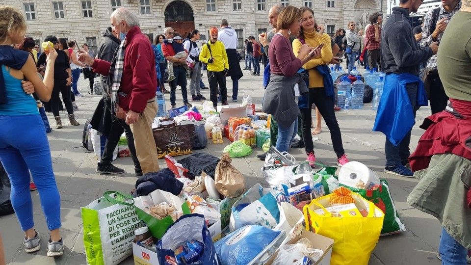 La protesta in piazza Unit&agrave; d'Italia a Trieste