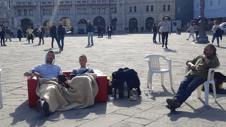 La protesta in piazza Unit&agrave; d'Italia a Trieste