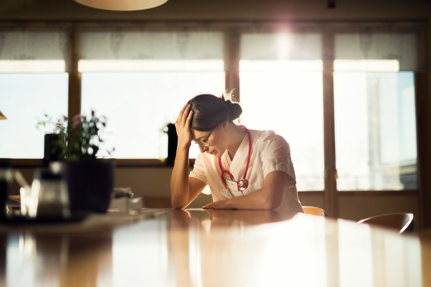 Un'infermiera alla fine del turno di notte