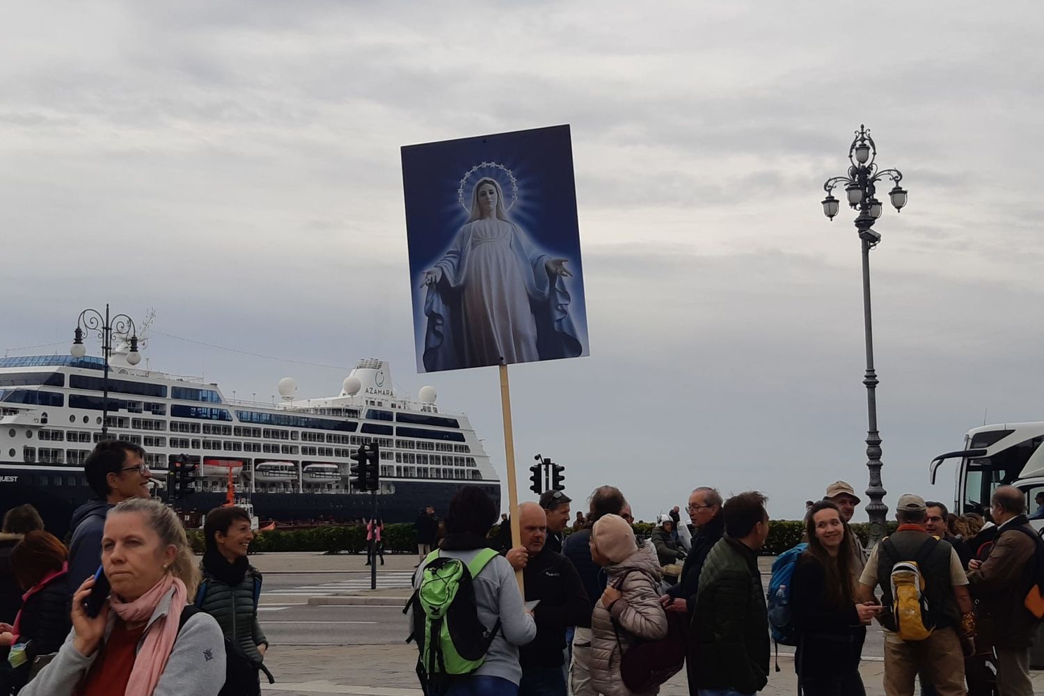 La protesta in piazza Unit&agrave; d'Italia a Trieste