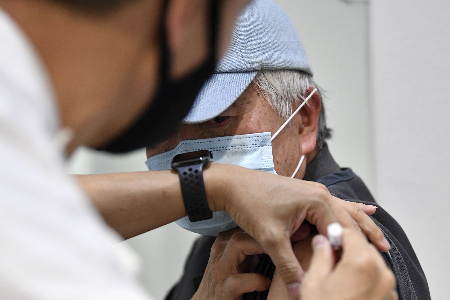 Uomo vaccinato in Australia