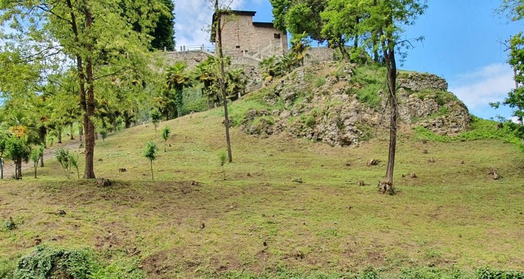 Santuario della Madonna&nbsp;della&nbsp;Rocchetta di Paderno d&rsquo;Adda prima delle dimissioni del custode, Fiorenzo Mandelli