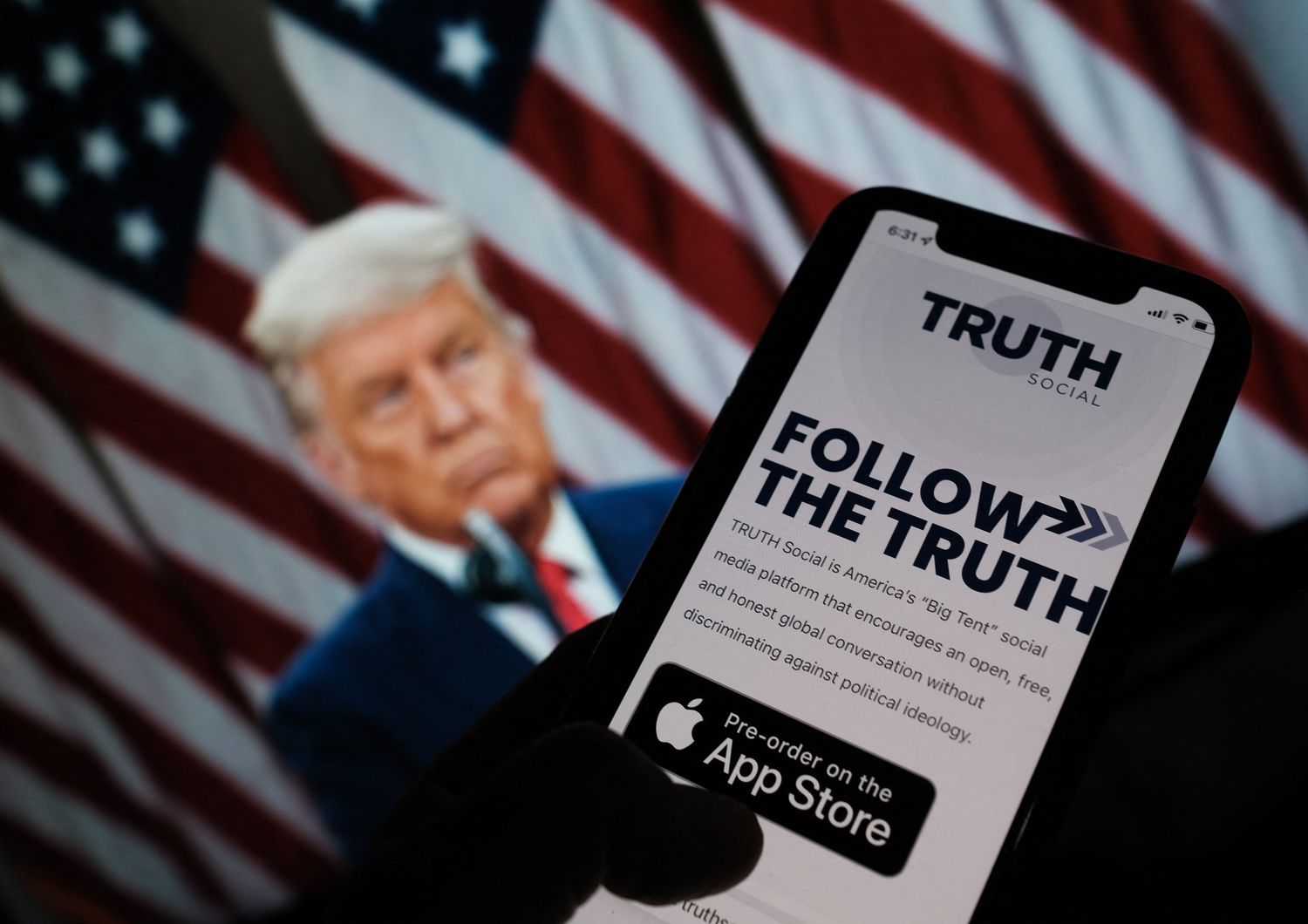 Trump lancia Truth Social per oppormi tirannia Big Tech