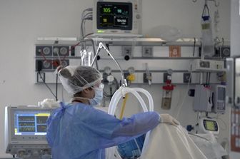 una terapia intensiva in un ospedale italiano