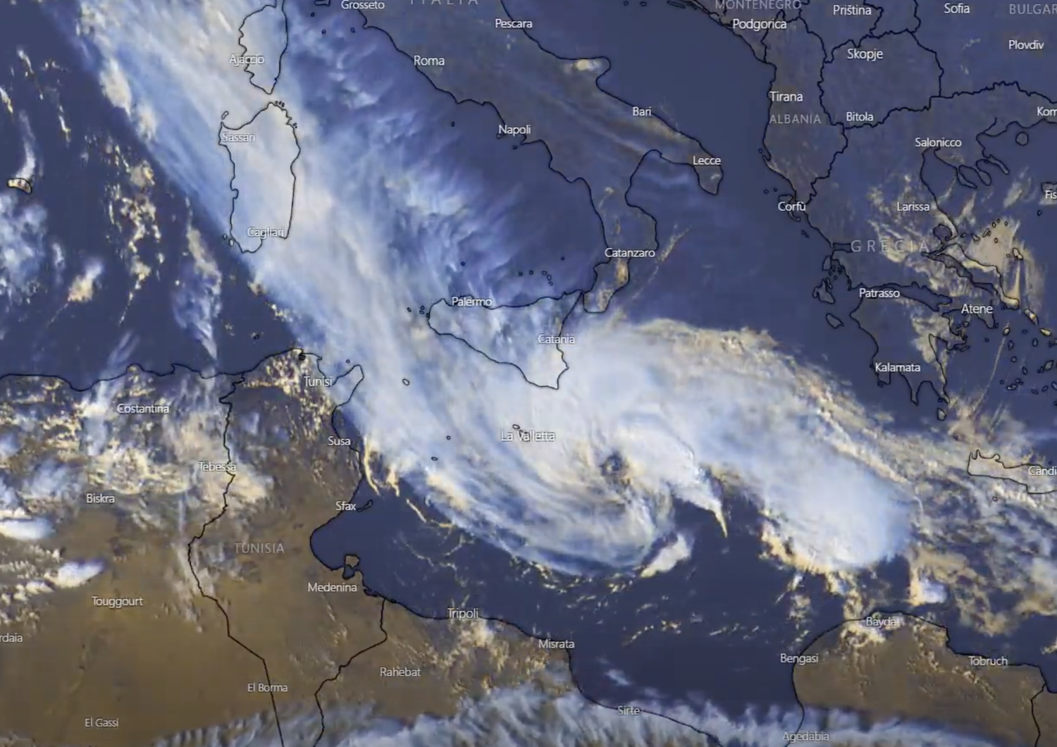 Il medicane che incombe sulla Sicilia orientale