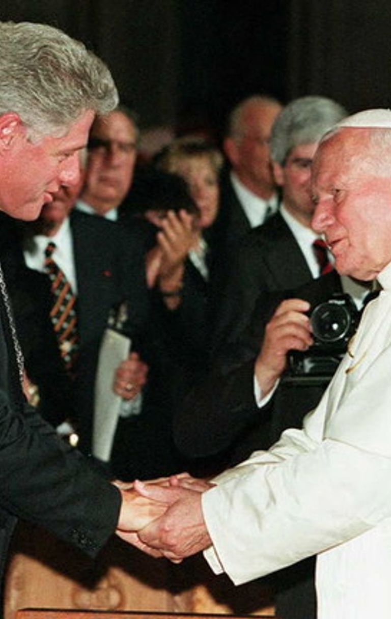 Clinton e papa Giovanni Paolo II