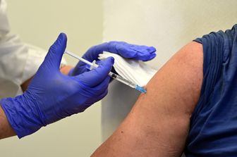 Somministrazione terza dose di vaccino in Italia