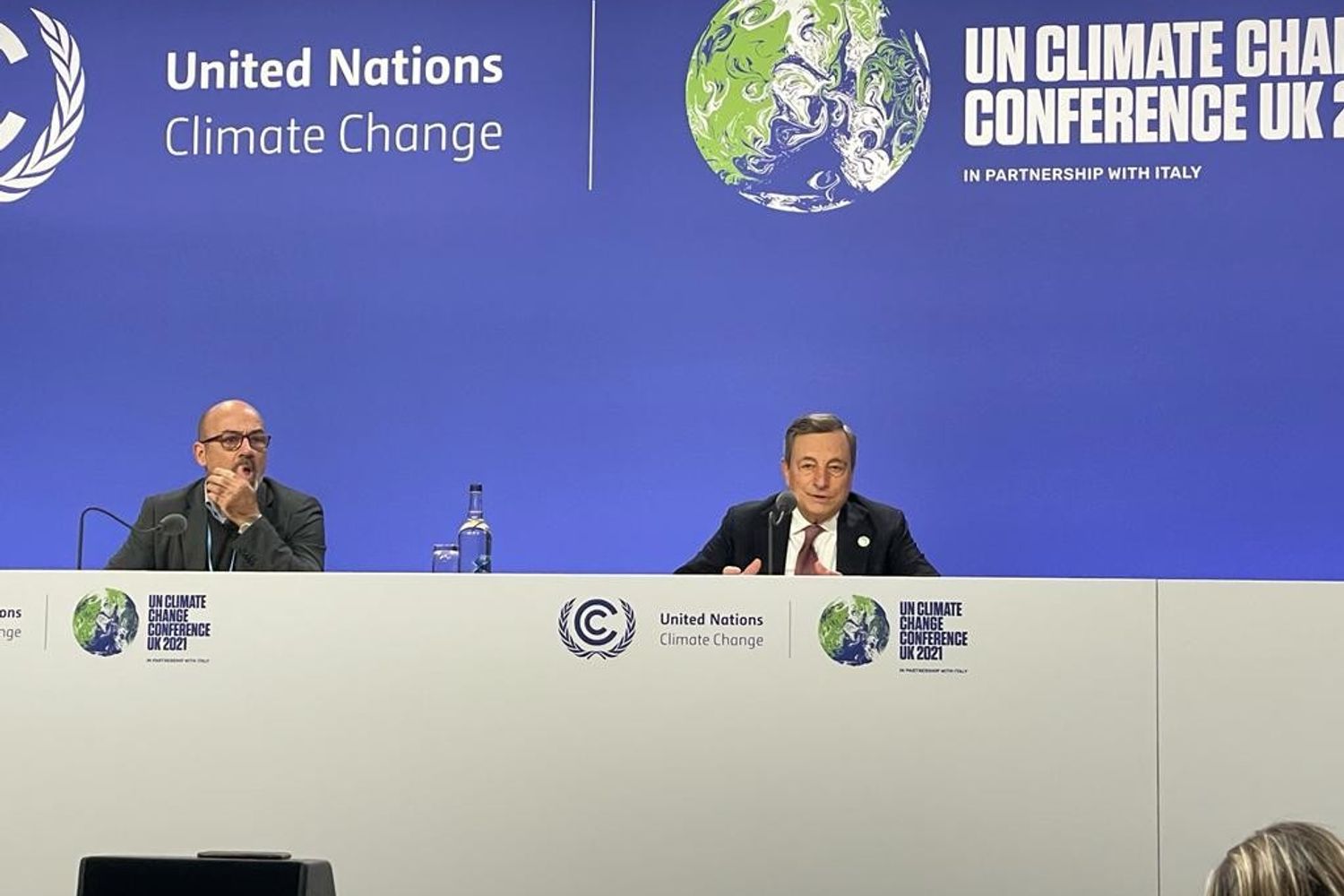 Il ministro della Transizione ecologica Roberto Cingolani e il presidente del Consiglio Mario Draghi