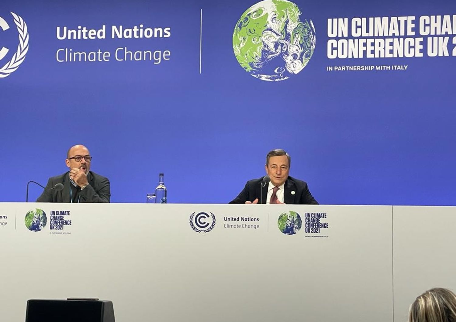 Il ministro della Transizione ecologica Roberto Cingolani e il presidente del Consiglio Mario Draghi